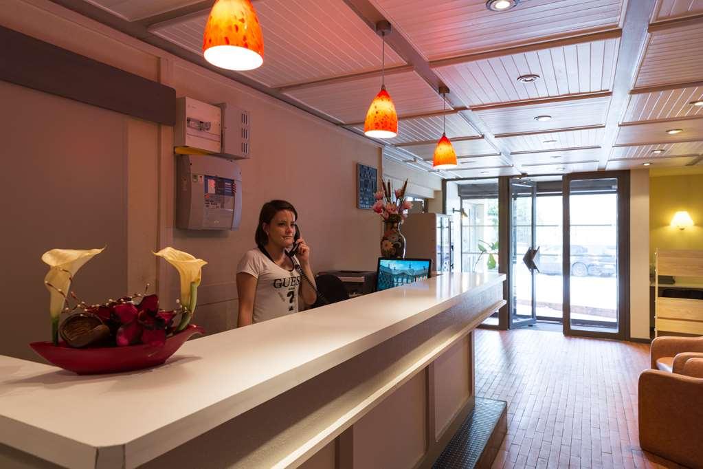 The Originals Access, Hotel Arum, Ремирмон Интерьер фото